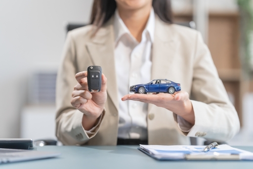 Los Angeles Lemon Law Attorney Reviewing Vehicle Defect Claim